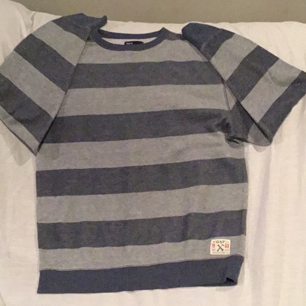 Gap sweater
